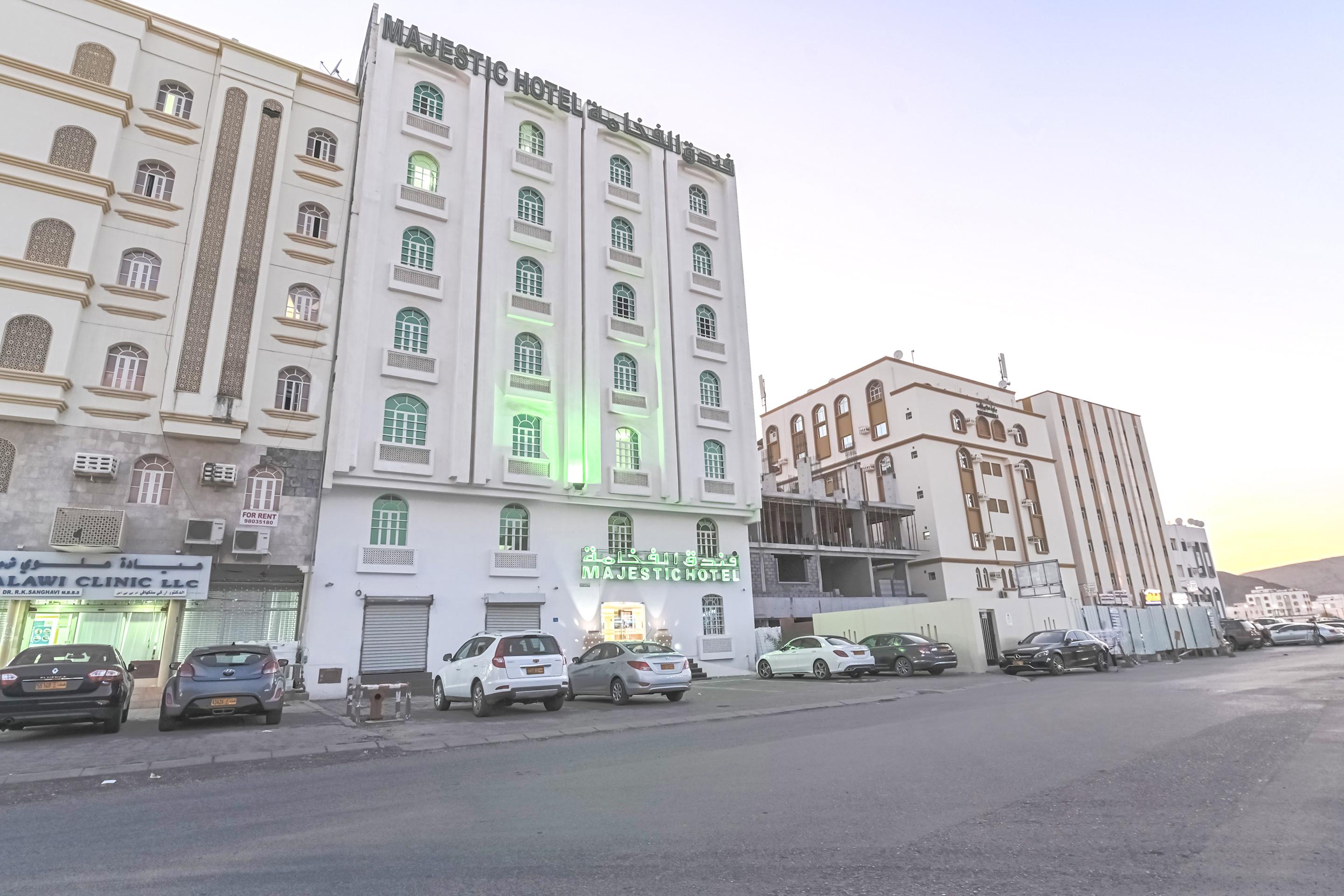 Majestic Hotel Wādī Kabīr Esterno foto